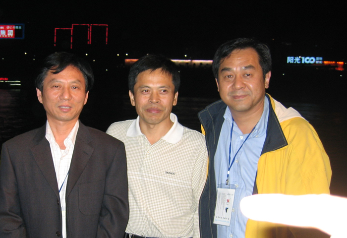 2005.10.15与顾晓松教授，段树民院士一起参加中国神经科学会在重庆举办的年会时合影